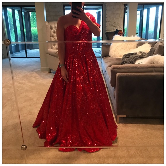 💕 Couture Handmade Full Sequin Red Grown - Picture 4 of 11